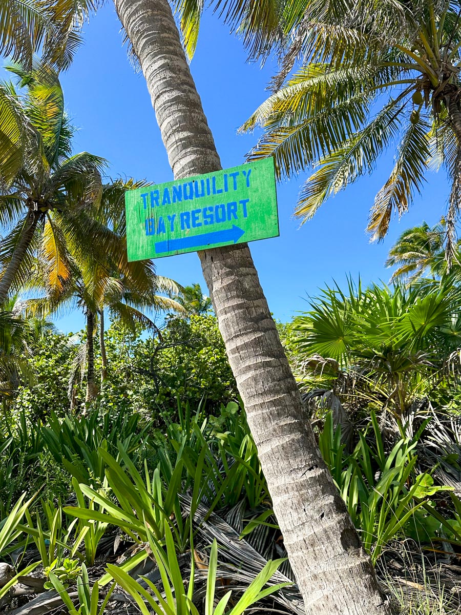 Sign pointing you to Tranquility Bay at Mile 14