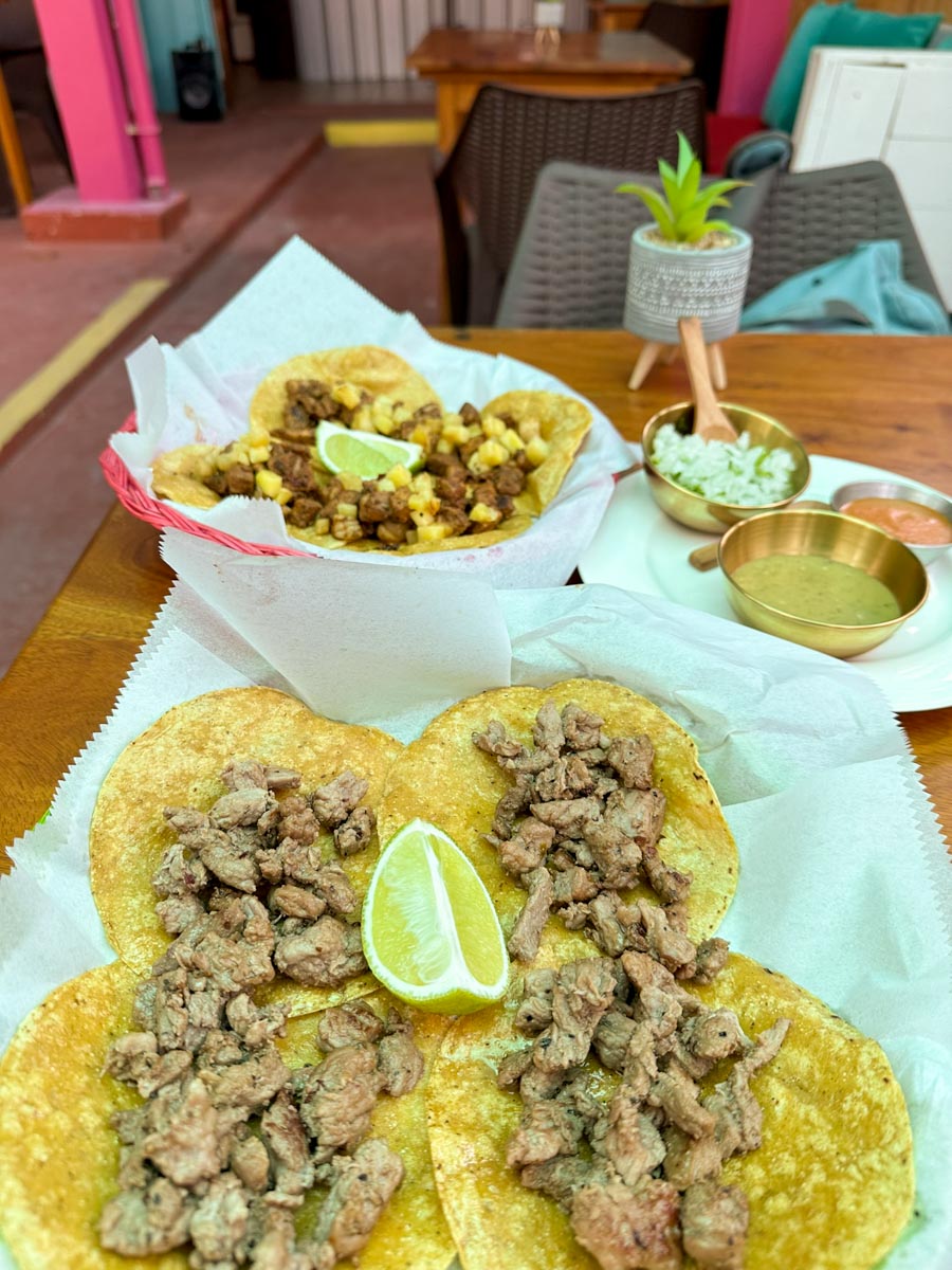 Skirt steak and tacos El Pastro