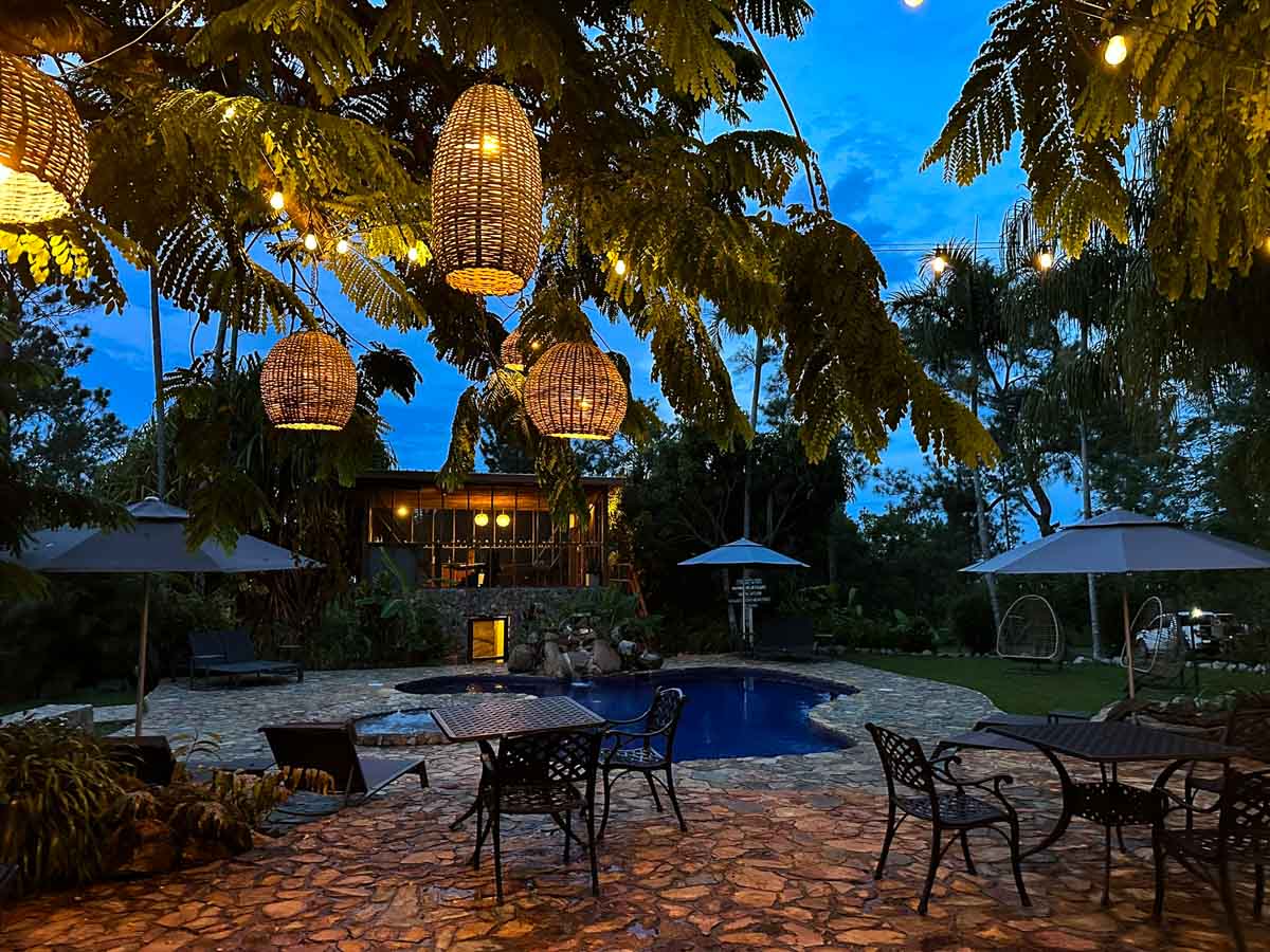 The restaurant over the pool